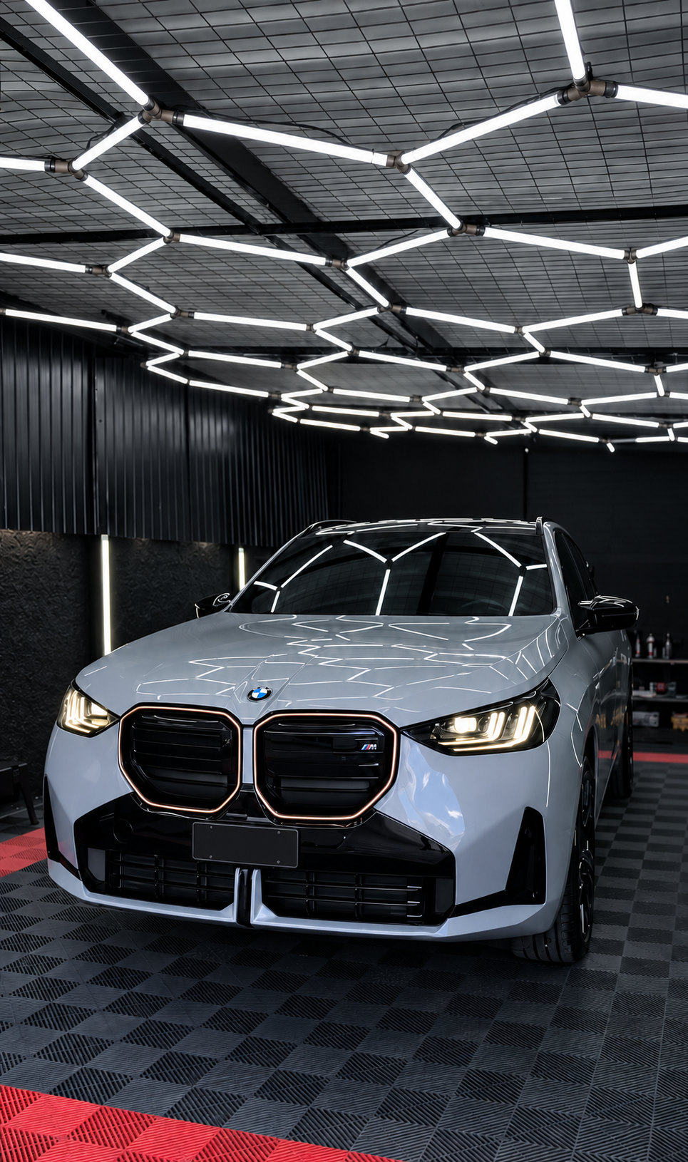 BMW cinza no estúdio da WF Car