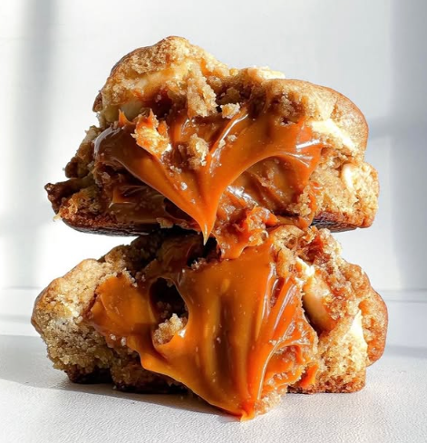 Cookie Doce de Leite e Canela, recheio cremoso escorrendo