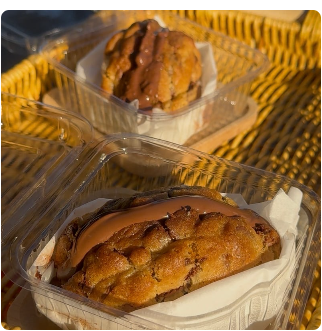 Sanduíche de Ovomaltine, cookie cortado ao meio